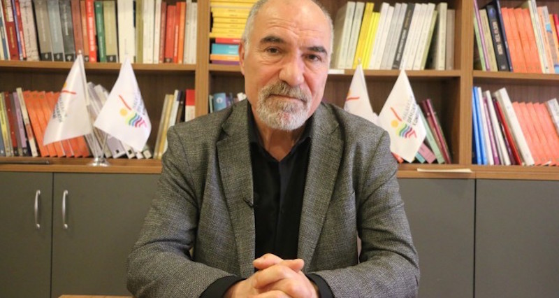 Sedat Şenoğlu: Öcalan hem tehlikeyi görüyor hem çözüm sunuyor